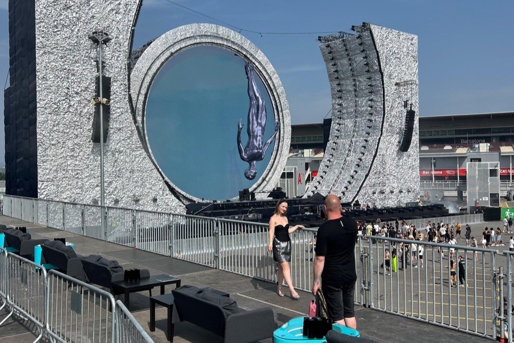 Gran escenario y zona VIP montados para un festival